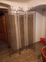 Fém-rattan térelválasztó paraván