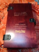 Könyv alakú  díszdoboz fából