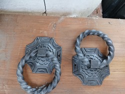 Kapu Ajtókopogtató 2db kovácsoltvas nem Öntöttvas Pince borozó ajtó dísz kilincs kopogtató