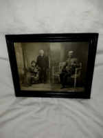 I világháborús katonai családi  fotók kitüntetésekkel keretben   N