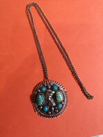 Vintage szkarabeusz egyiptomi királynő Nefertiti medál láncon kék kövekkel kirakva átmérője 5cm