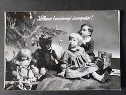 Régi képeslap Karácsonyi Üdvözlet - gyerekek a fa alatt macival és babával 1965