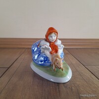 Antik Herendi kislány malaccal