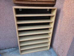 Csésze vagy bögre gyűjtemény tároló falipolc 70x96x15 cm, polcok közt 9,5 cm hely van a csészének