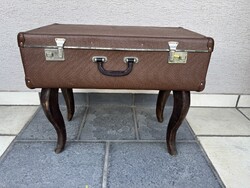 Régi retro bőrönd asztal, dohányzó asztal