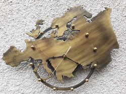 Vintage Európa térképes jelzett Berendsohn réz falióra, működik