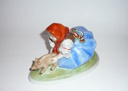 Herendi, malacot fogó kislány, 30'-as évek (koronás címeres jelzés), porcelán.