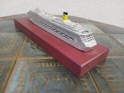 Costa Pacifica  luxus hajó model . Alkudható.