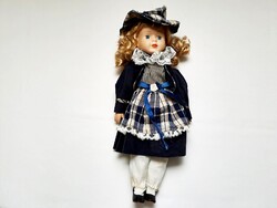 Porcelán / kerámia lány baba 42 cm