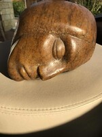 Hatalmas tengeri kavics- alvó női fej