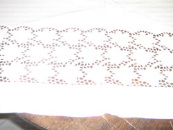 Gyönyörű fehér madeira csipkés antik lepedő