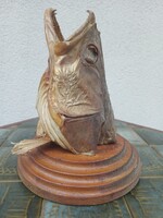 Hatalmas csuka preparátum trófea fa talpon. Alkudható.