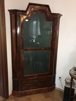 Biedermeier corner display cabinet in good condition