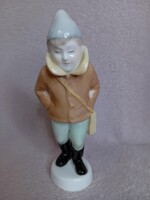 2510/24 Aquincum porcelán fázós fiú (Nyilas Misi)