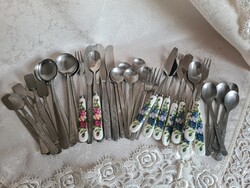 Különleges orosz desszertes kanalak villák kések rózsás  cizellált érdekes formák méretek