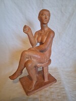 Fazekas: ülő női akt terrakotta kisplasztika, hibátlan, jelzett, 29 cm
