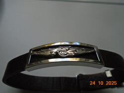 SECTOR logóval férfi bőr karkötő krómozott nemesacél sassal és szerelékkel