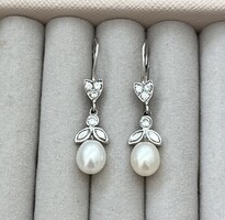 Fehér arany fülbevaló gyönggyel és cirkóniával