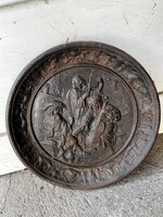 Antik, öntöttvas, kerek dísztányér 3 cigány muzsikussal 40 cm