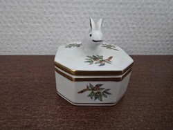 Herendi csipkebogyó mintás gyűrűtartó/ékszertartó nyúl díszítéssel