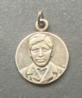 Boldoggá avatott Namuncura - 800-as ezüst kis medál