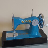 Retro  Szovjet fém mini  varrógép