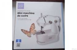 Easy Home MS-201 tanuló mini varrógép pedállal, cérna szettel