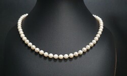 Klasszikus Akoya gyöngysor ezüst kapoccsal