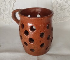 Antik lyukacsos agyag galuskaszűrő (Erdélyben „csíkmák”), 12×10 cm