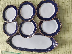 Zsolnay porcelán Pompadour 3-as szendvics készlet 6 személyes vitrinben tartott Vanneki.