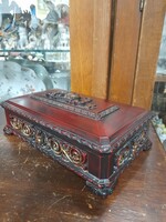 Kézi Faragott,Bélelt,Historizáló Címeres Fa Doboz,Ékszertartó,Kártyatartó.8.5 x 24 x 14.5 cm.