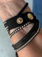 Sportos, kedvelt karkötő....utcai viselete javaslom. Már nem használom Keveset hordtam. Kényelmes. K