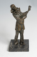 Zenélő Pierrot bronz szobor (25-0215)