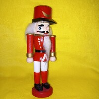 Diótörő katona, fa figura, karácsonyi dekoráció.