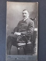 Antik keménytáblás fotó elegáns úriember Budapesti udvari fényképész Uher Ödön 1900 körül