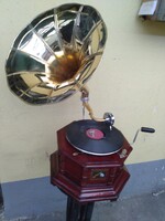 Tölcséres gramofon II.