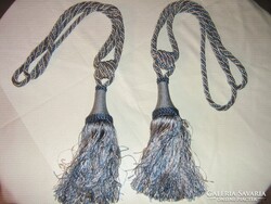 Gyönyörű kék-fehér függönyelkötő bojttal párban