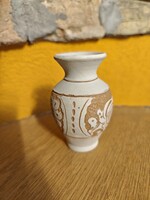 Jelzett fehér korondi kerámia váza 11 cm