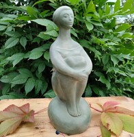 Kucs Béla jelzett kerámia nő