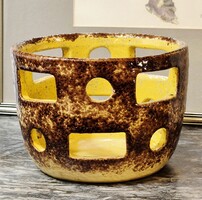 B. Várdeák Ildikó Pesthidegkúti kerámia kaspó