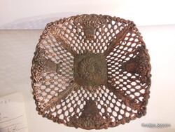 TÁL - BRONZ - ALKUKÉPES - RÓZSAKOSÁR- ANTIK - 18 x 18 x 9 cm - CSIPKE HATÁSÚ - SPIÁTER - HIBÁTLAN