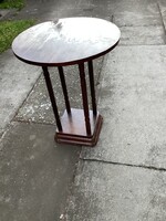 Retro kerek szalon asztal 82x67 cm.