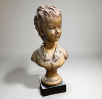 Női büszt - mellszobor talapzaton