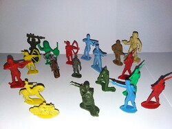 Retro trafikáru bazáráru plasztik játékkatonák INDIÁN COWBOY ŰRHAJOS VEGYESEN képek szerint 2