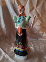 Hollóházi porcelán nö népviseletben