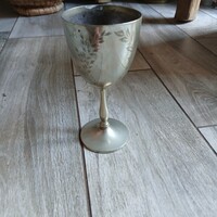 Pazar régi vésett díszítésű, ezüstözött talpas pohár (15x7,2 cm)