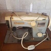 Naumann cickzack varrógèp eladó!