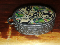 ANTIK BUDDHISTA AMULETT FÜGGŐ MEDÁL  - JIN-JANG KALLIGRÁF  -  Art&Decoration