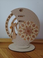 Öröknaptár Bézs fa alapon arany, vaj, réz mandala és cica macska díszítéssel kézzel festett 21cm