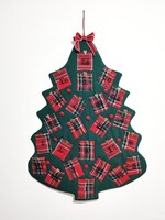 Karácsonyfa alakú adventi kalendárium